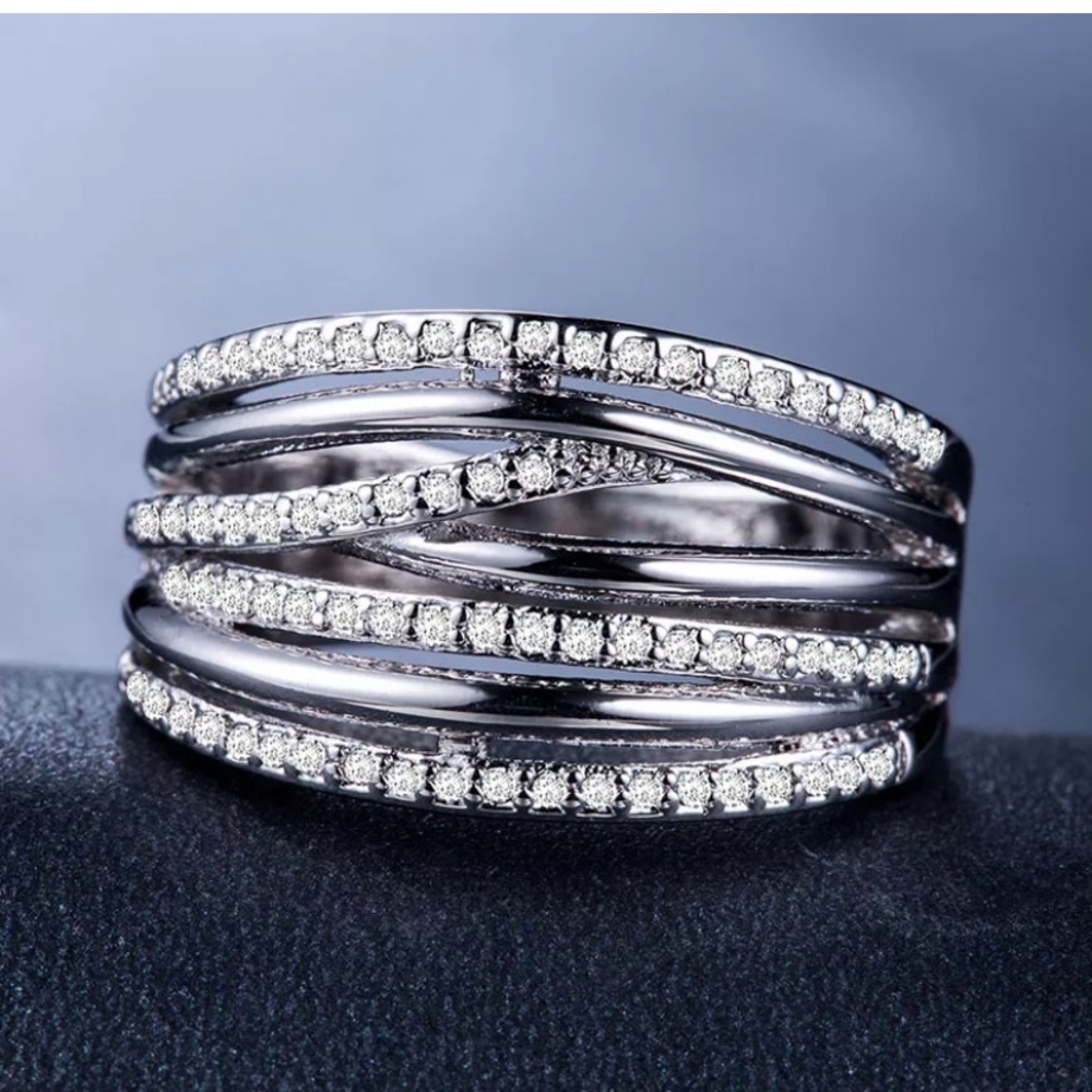 Women 925 Silver Creative Round Cut White Sapphire - Picture 1 of 4